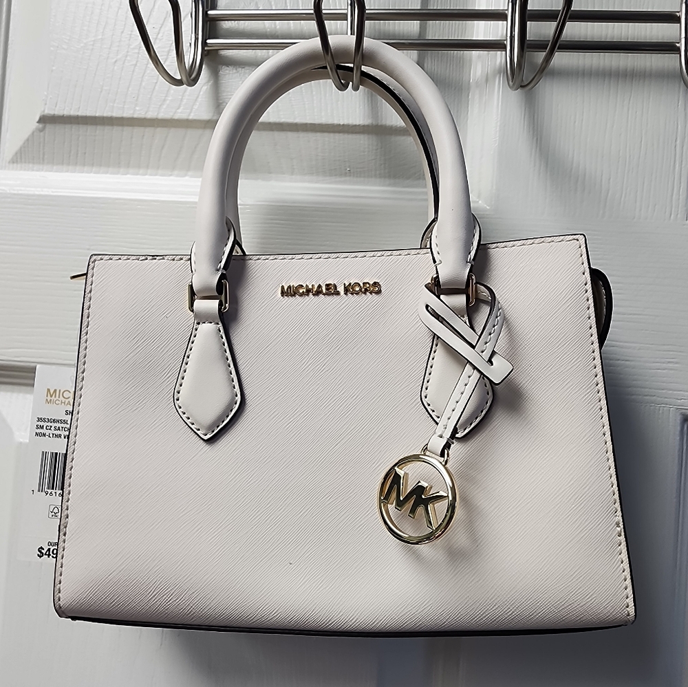 Michael Kors 'Sheila' Crossbody